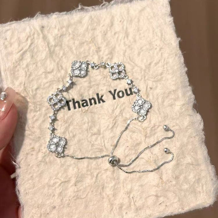 Wholesale Full Diamond Bracelet with Four Leaf Clover Zircon Electroplating, a Small and Exquisite Handpiece