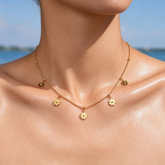 Wholesale 2pcs A delicate and beautiful summer-themed chrysanthemum-patterned titanium steel necklace