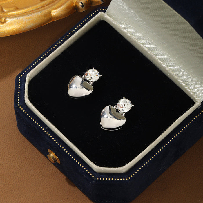 Wholesale New niche temperament zircon heart-shaped earrings for women, simple and versatile daily design earrings