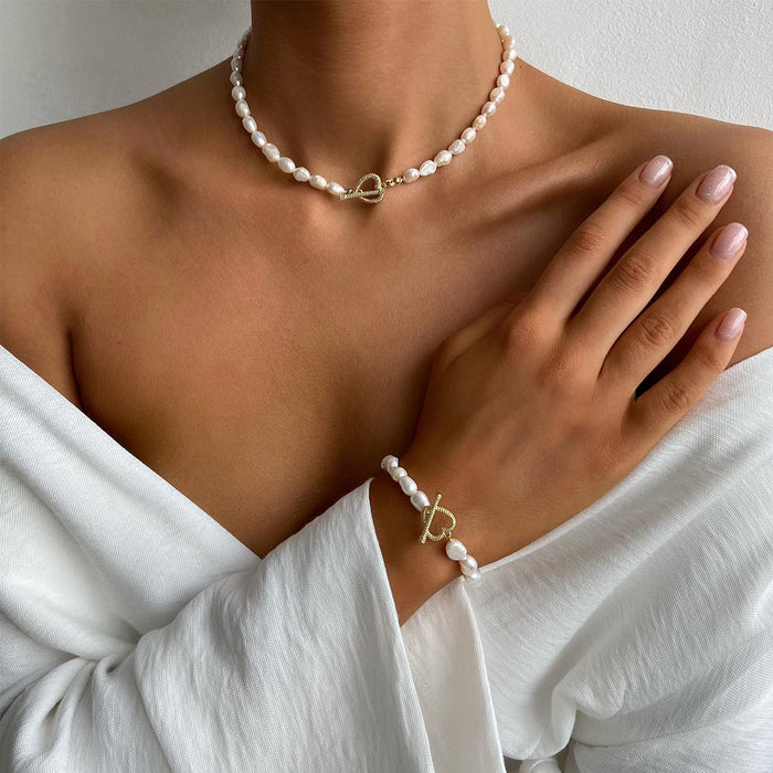 Wholesale Fashionable and versatile irregular shaped pearl necklace bracelet with temperament and design sense, caring heart