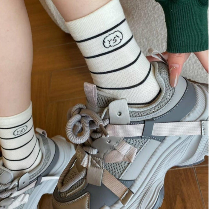 Wholesale White socks, middle tube socks, polyester socks, breathable mesh