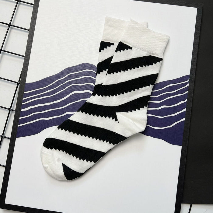 Wholesale Black and White Color Matching Cotton Socks JDC-SK-LuYue003