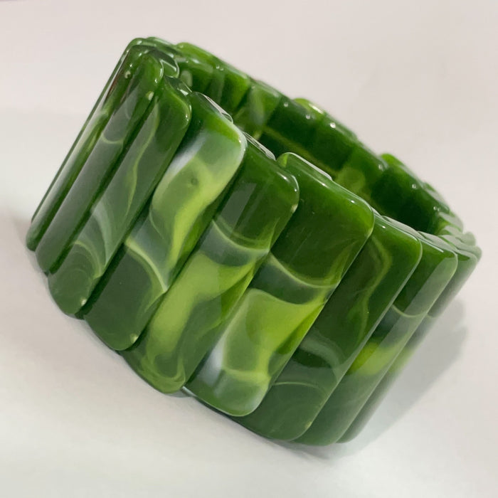 Wholesale New fashionable women's fashion acrylic fish scale shaped bracelet