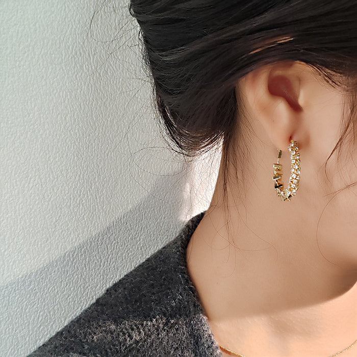 Wholesale Silver Needle Zircon Broken Silver Earrings, Fashionable and High End Earrings, Small and Versatile Design Earrings, Wholesale