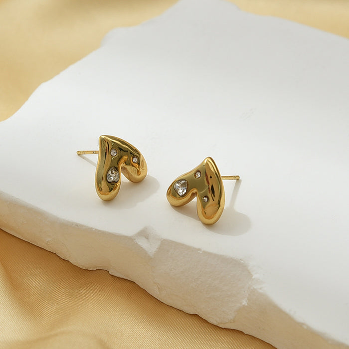 Wholesale Love studded titanium steel earrings, niche design, high-end, cute, light luxury, heart-shaped earrings accessories