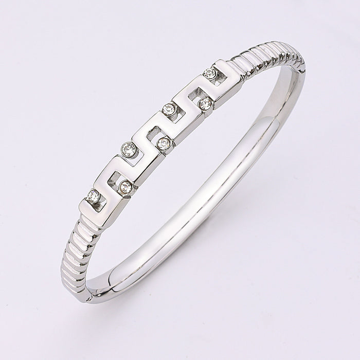 Wholesale Electroplated fashionable Great Wall pattern diamond studded buckle titanium steel bracelet