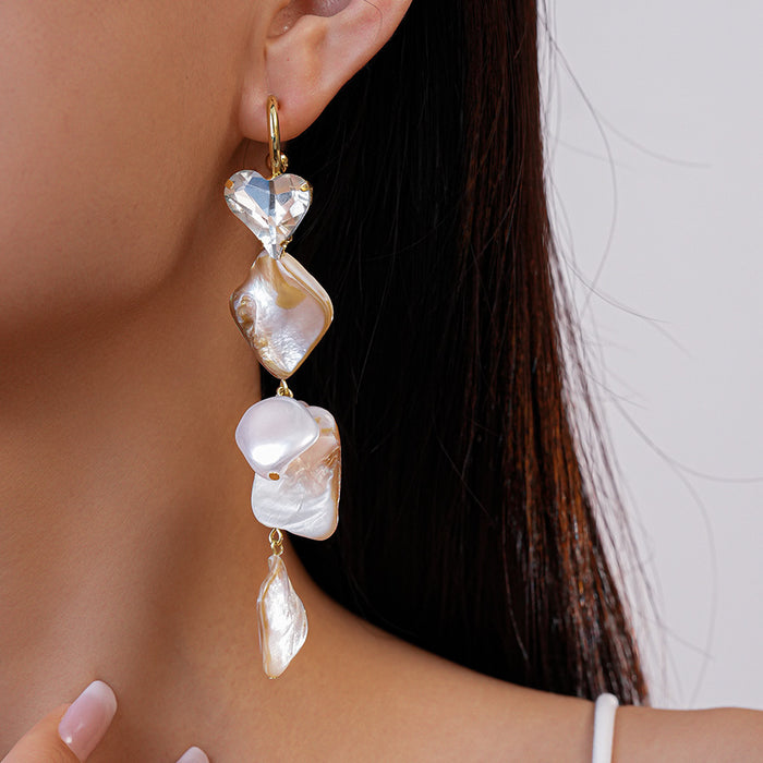 Wholesale Imitation Pearl Shell Asymmetrical C-Shaped Heart Silver Needle Earrings
