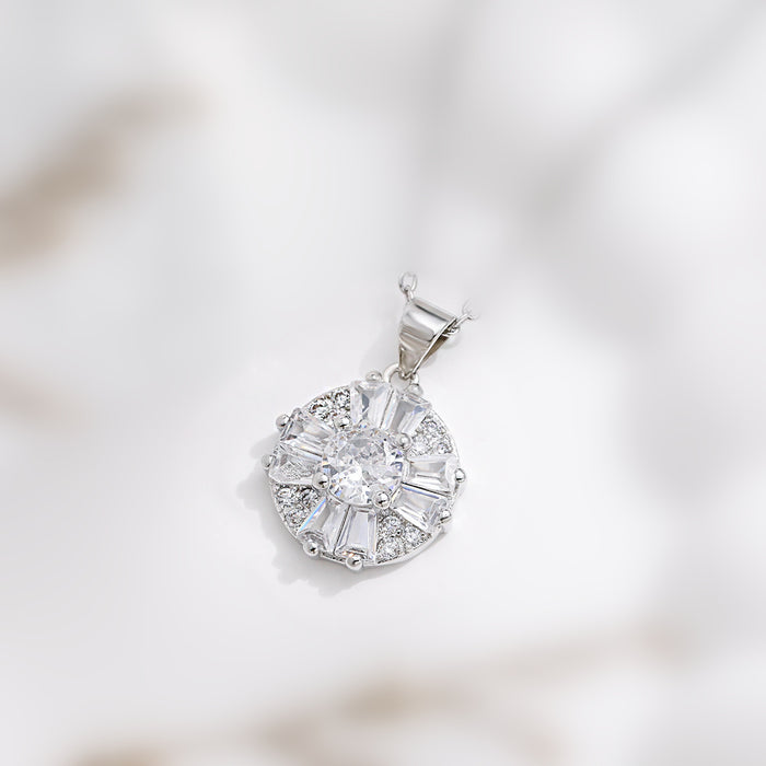 Wholesale Flower Clavicle Chain Pendant Elegant Fashion Internet Celebrity Rotating Zircon Necklace Women