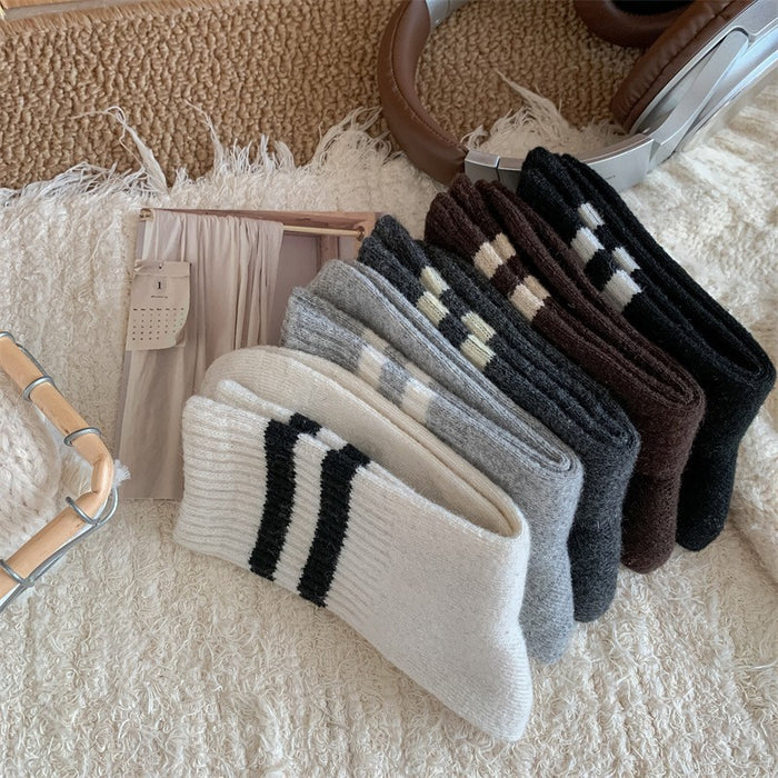 Wholesale Socks for warmth and thickening, mid leg socks with double bars and looped socks, fashionable and versatile, mid leg socks