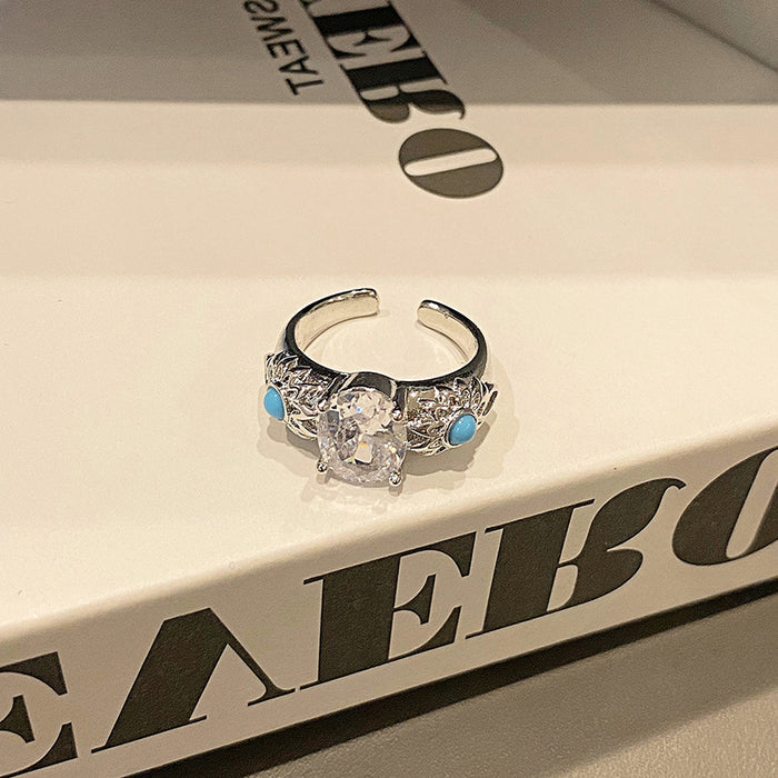 Wholesale Minimally designed light luxury ring with a fashionable and high-end feel, slightly inlaid with oval light luxury ring accessories