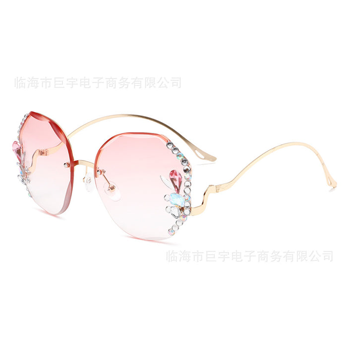 Wholesale New fashionable diamond studded frameless cut sunglasses with UV protection and slimming effect