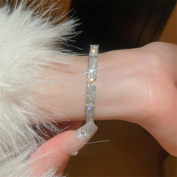 Wholesale Four-Leaf Flower Women's  Zircon Bracelets Full of Diamonds
