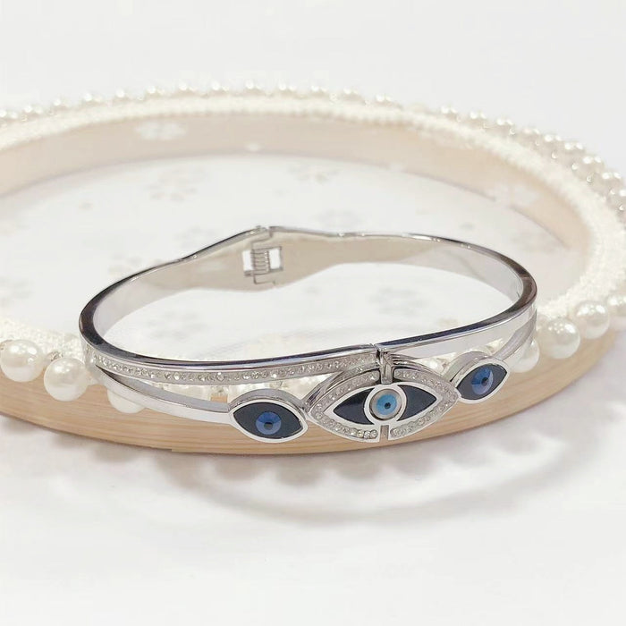 Wholesale Titanium steel color-preserving bracelet with diamond setting