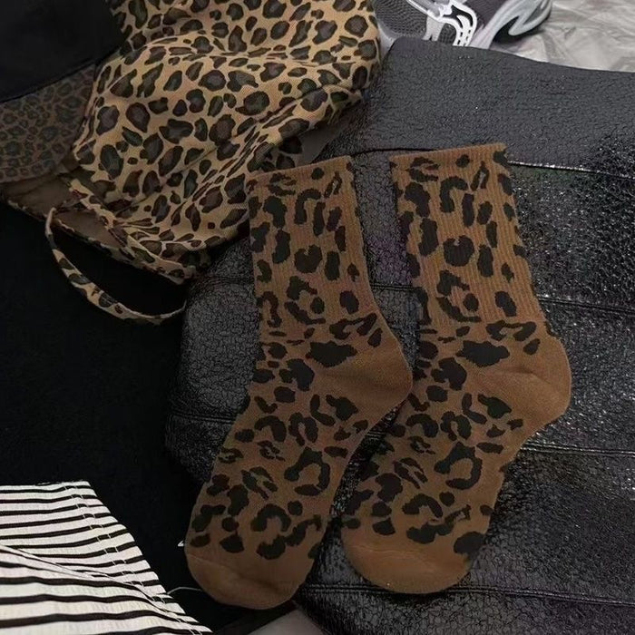 Wholesale Pile socks, mid to long style, fashionable retro outerwear