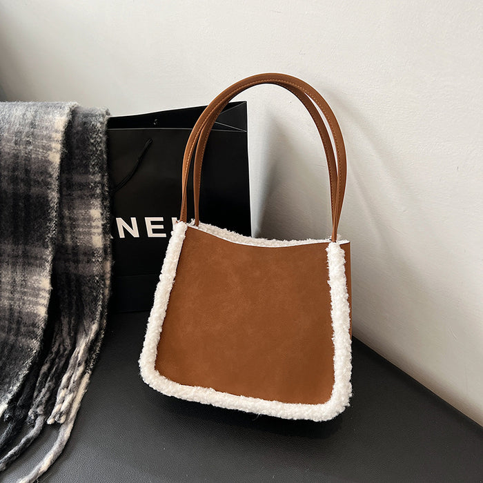 Wholesale Large capacity versatile plush one shoulder armpit bag, commuting tote bag