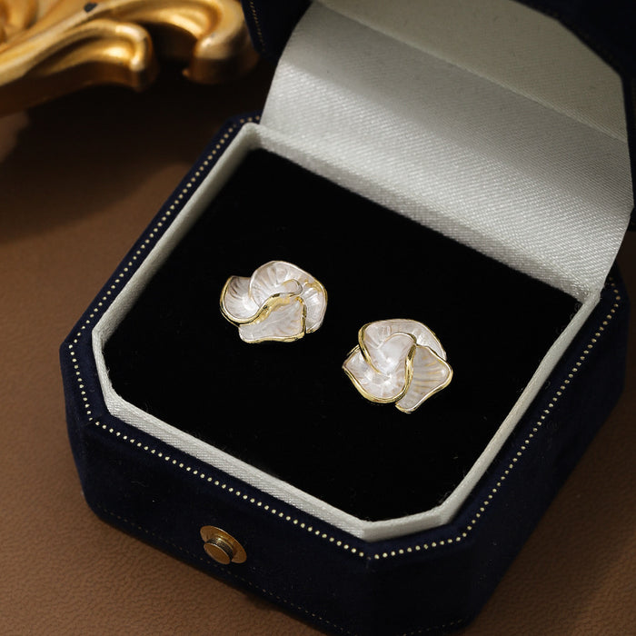 Wholesale Unique niche design, light luxury, high-end camellia flower earrings, feminine earrings, wholesale