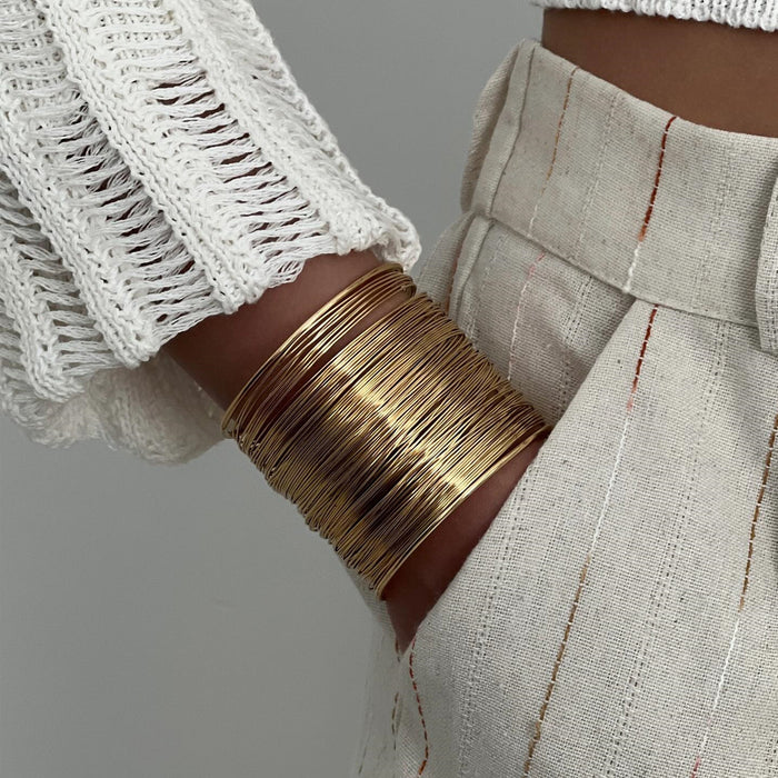 Wholesale Jewelry die-casting alloy bracelet with exaggerated gold opening bracelet