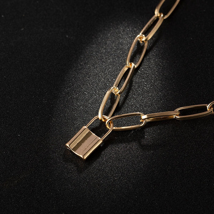 Wholesale Short collarbone chain with exaggerated personality pendant necklace