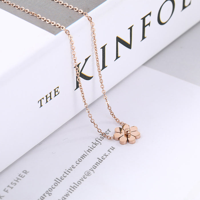 Wholesale Necklace, women's rose gold temperament, collarbone chain, niche design, flower pendant, necklace