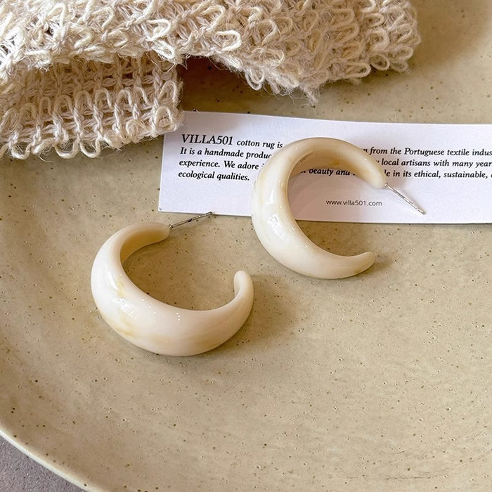 Wholesale Resin earrings for women, exaggerated and unique loop earrings, retro and high-end earrings