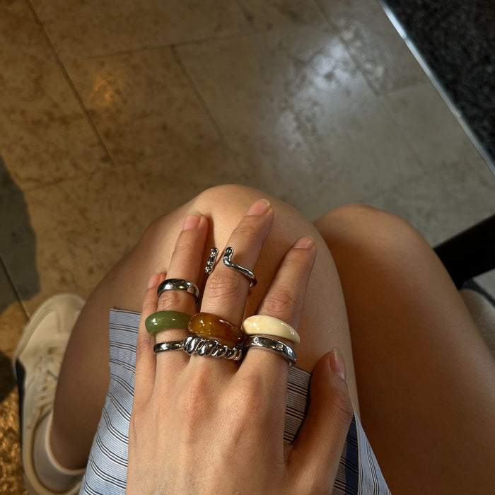 Wholesale A niche and unique resin ring with a cold and conspicuous opening, copper electroplating with versatile rings for women