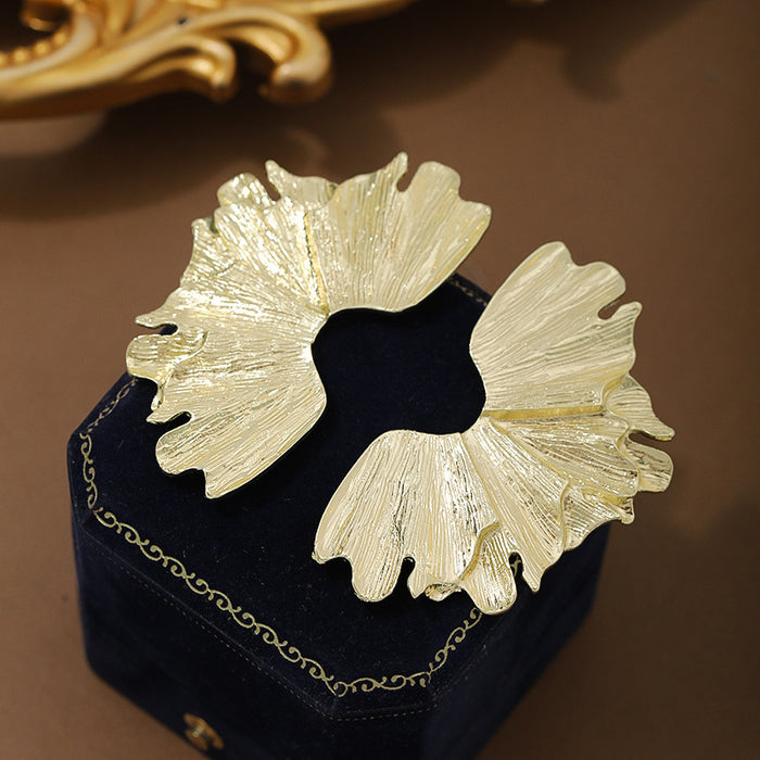 Wholesale Exaggerated retro creative leaf flower earrings, elegant temperament, light luxury, high-end design, commuting earrings