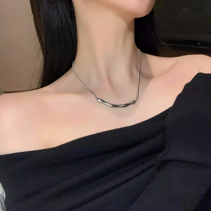 Wholesale Metal irregular wrinkled titanium steel niche clavicle chain
