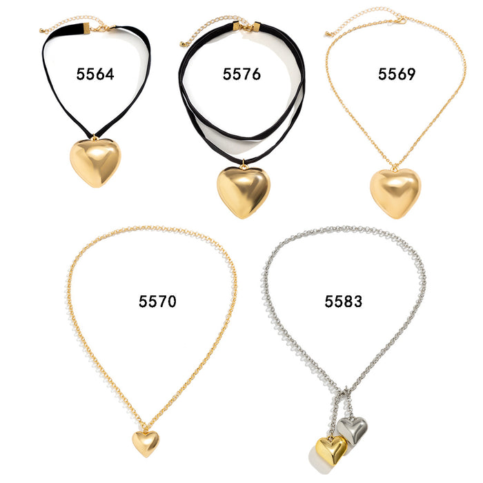 Wholesale Minimalist jewelry chain, heart-shaped collarbone chain, niche heart-shaped necklace