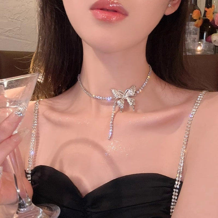 Wholesale Sparkling diamond butterfly necklace for women, light luxury, niche design, high-end feeling, collarbone chain, neck chain