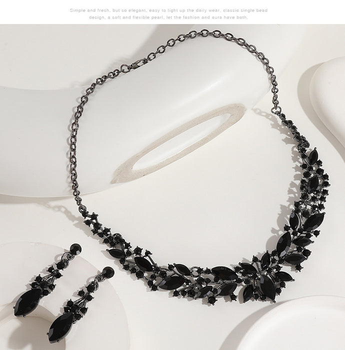 Wholesale Fashion Crystal Necklace Earrings Jewelry Set Dress Fashion Versatile Accessories
