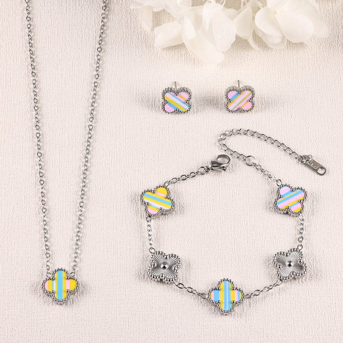 Wholesale Titanium Steel Four-Leaf Clover Three-Piece Jewelry Set: Bracelet,  Necklace,  and Earrings