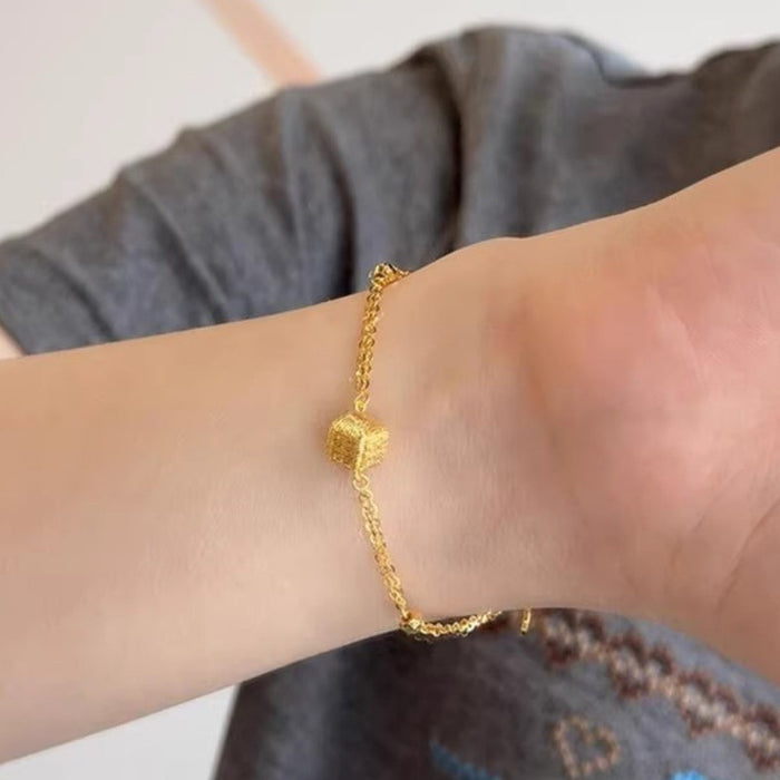 Wholesale Commuting unique design, super sparkling square bracelet, fashionable temperament, personality, niche new style