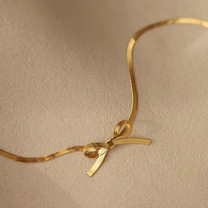 Wholesale Design sense: Titanium steel does not fade, short bow, snake bone necklace, exquisite and fashionable collarbone chain