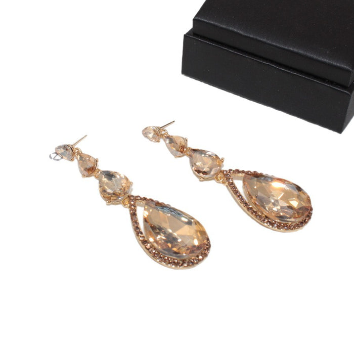 Wholesale Exquisite and luxurious water droplet studded diamond earrings, fashionable and high-end long alloy ear accessories