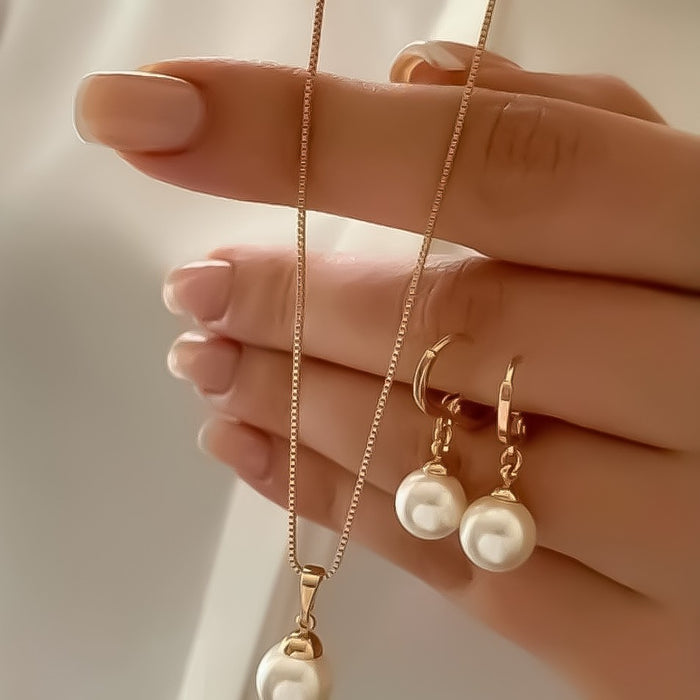 Wholesale Pearl pendant earrings,  necklace,  and jewelry set.