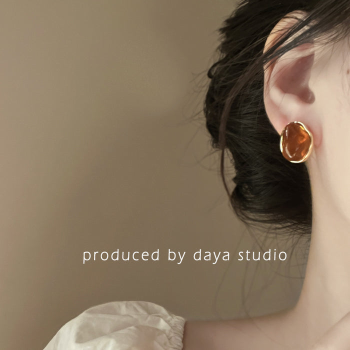 Wholesale  Retro Pearl Acetic Acid Pea Earrings  Simple Elegant Silver Pin Earrings Trendy