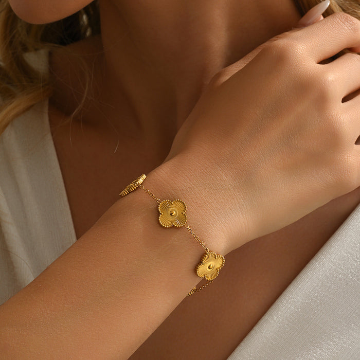 Wholesale Chic Four Leaf Clover Gold Bangle Set Titanium Steel Electroplated Fashion Accessory