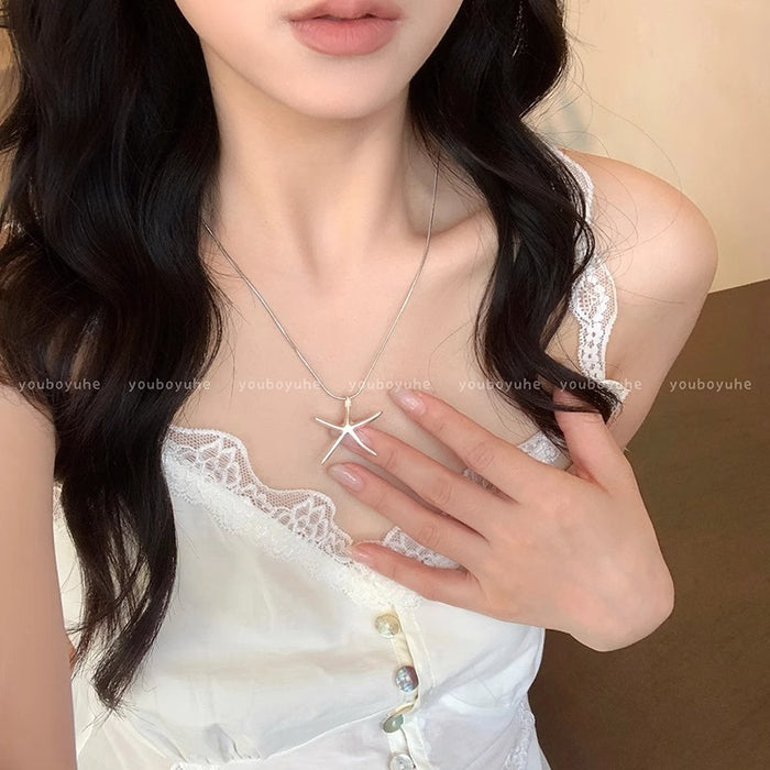 Wholesale Titanium steel non fading minimalist necklace, niche personality collarbone chain, versatile accessory