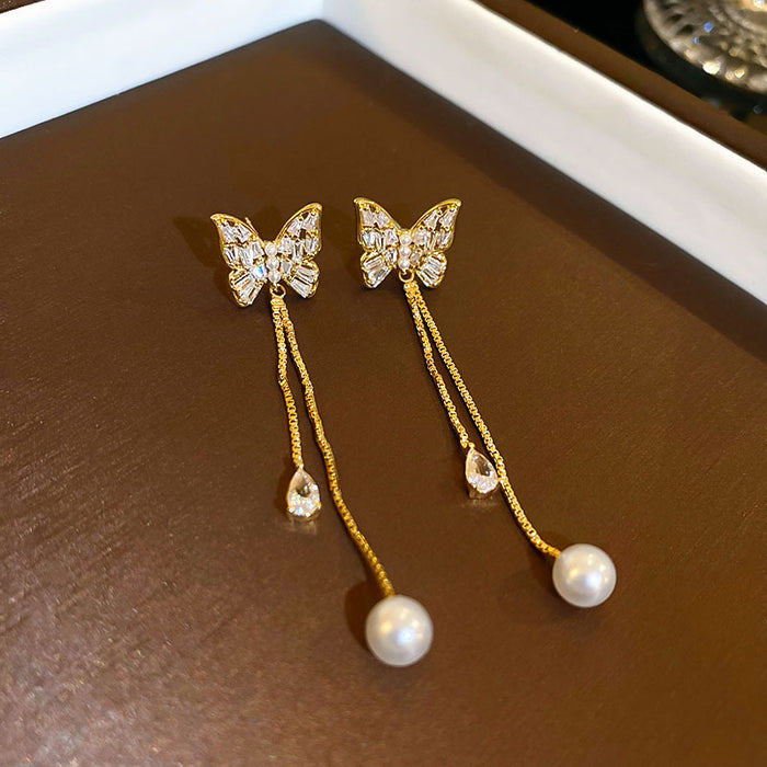 Wholesale Silver needle zircon round artificial pearl earrings high-end luxury retro earrings unique French design earrings