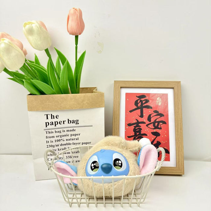 Wholesale Bag charms,  keychains,  cute vinyl pendants,  plush toys,  dolls,  and figurines
