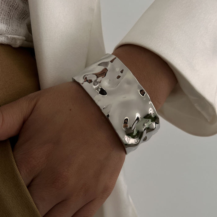 Wholesale  bracelet jewelry  exaggerated irregular wide high color alloy bracelet