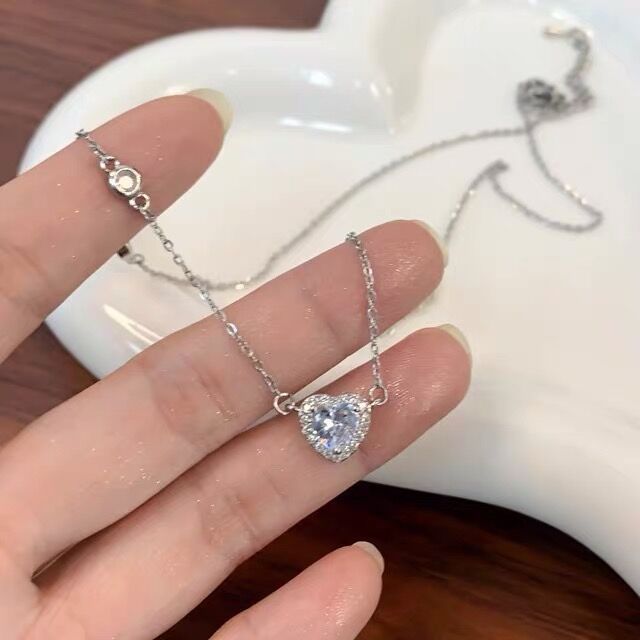 Wholesale Fashionable zircon heart-shaped necklace, light luxury, niche design, collarbone chain with accessory necklace