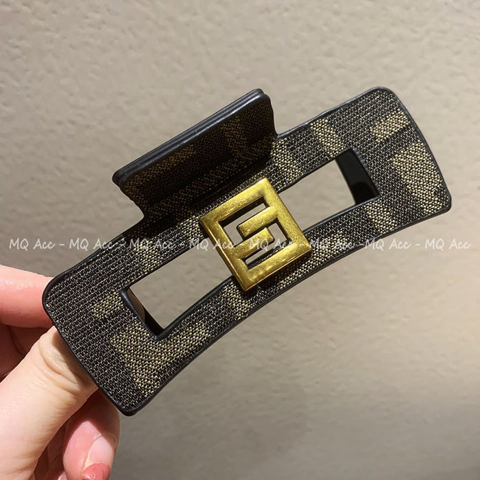 Wholesale Leather Retro  Letter Square Hair Clip JDC-HC-Yuq002