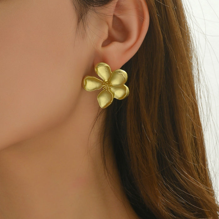 Wholesale Zinc Alloy Butterfly Hoop Earrings Pink Multi-Layer Hollow Design Jewelry Accessory MOQ≥2