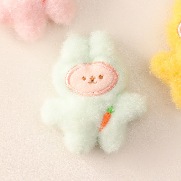Wholesale Cartoon plush brooch cute little rabbit doll bag small pendant jewelry clothing accessories