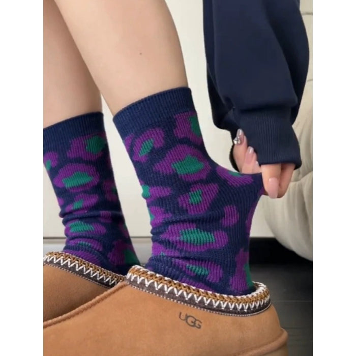 Wholesale Retro artistic style geometric socks, mid tube socks with double needles and dual channels, niche design, mid tube socks
