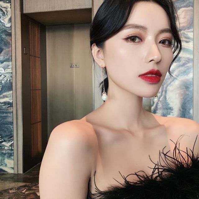 Wholesale Pearl Elegant Hook Long Earrings