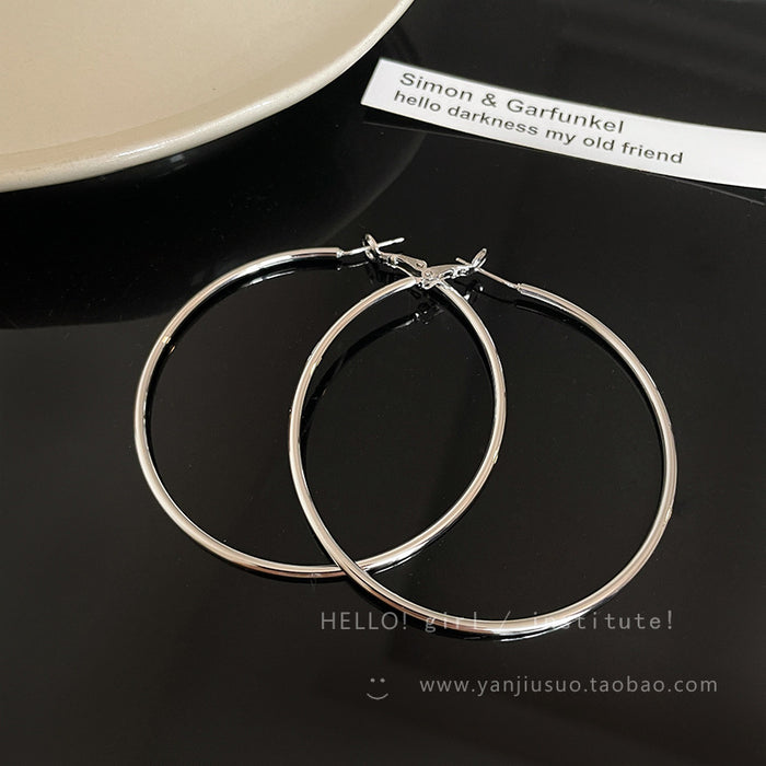 Wholesale Simple plain circle earrings, light luxury, niche earrings, high-end feel, unique temperament, ear rings