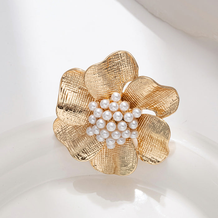 Wholesale Vintage exaggerated pearl flower ring with a light luxury and high-end feel, irregular texture and open mouth bracelet