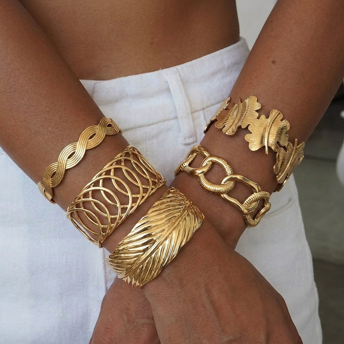 Wholesale Stylish Stainless Steel Open Cuff Bracelet Gold Plated Geometric Cutout Design